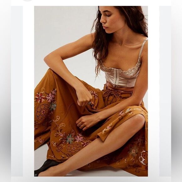 Free People size Large Free People Arielle Maxi Skirt Brown Embroidered Floral